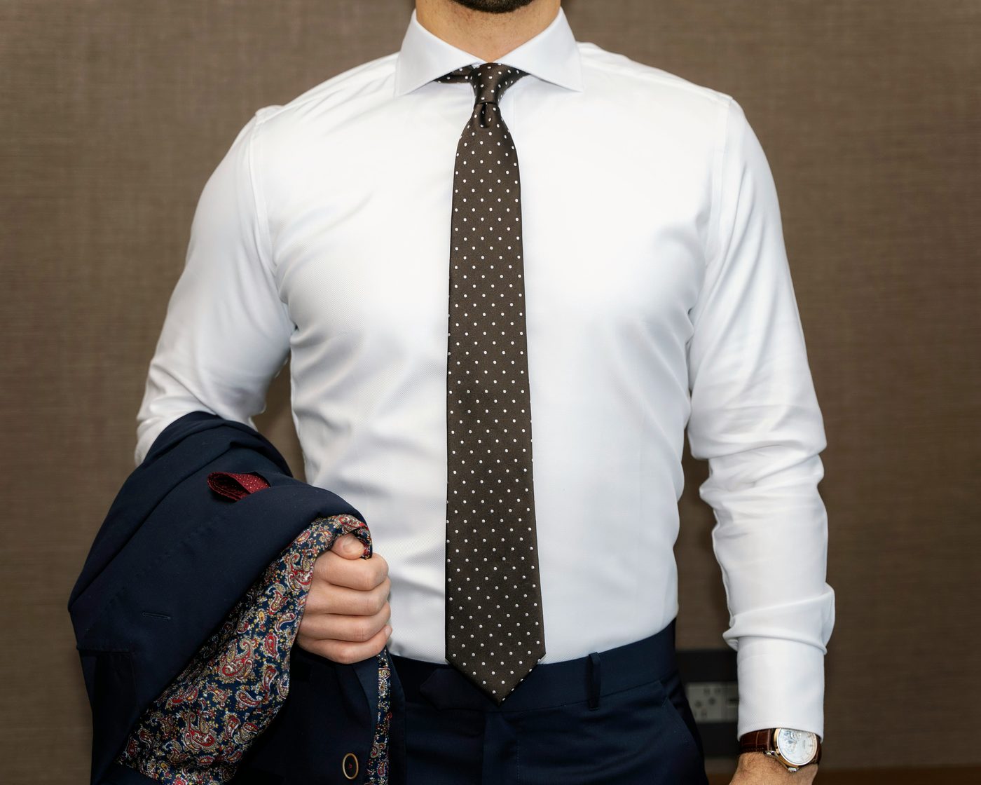 White poplin dress shirt with silk tie, made-to-measure tailoring